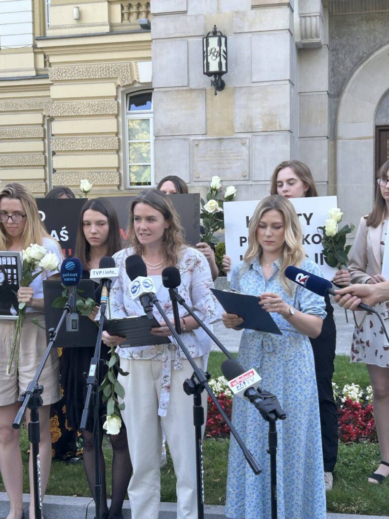 Marta Jarosz ze Stowarzyszenia "Marsz Niepodległości" podczas konferencji #ToMogłaśByćTy